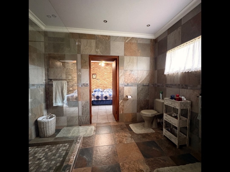 6 Bedroom Property for Sale in Doringkruin North West